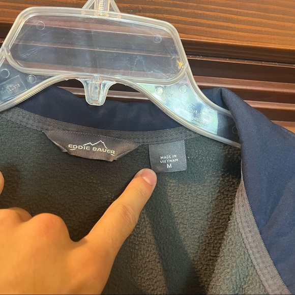 Eddie Bauer Jacket Mens size medium - Picture 2 of 3